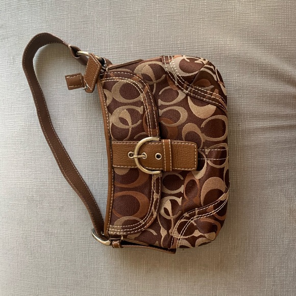 Coach signature small brown swinger bag - Picture 2 of 10
